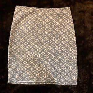 Holister gray white Aztec pattern skirt